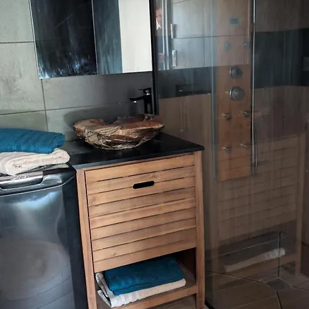 2 Pièces , Clim, Proche Apartment *
